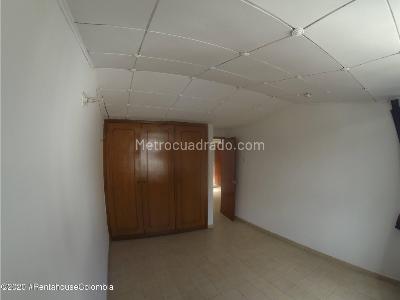 Casa de 3 alcobas en arriendo en Normandia, Bogotá, 320 m² · foto 7 de 20