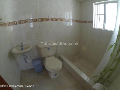 Casa de 3 alcobas en arriendo en Normandia, Bogotá, 320 m² · foto 8 de 20