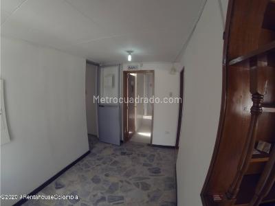 Casa de 3 alcobas en arriendo en Normandia, Bogotá, 320 m² · foto 12 de 20
