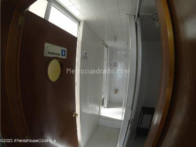 Casa de 3 alcobas en arriendo en Normandia, Bogotá, 320 m² · foto 13 de 20