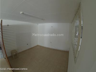 Casa de 3 alcobas en arriendo en Normandia, Bogotá, 320 m² · foto 20 de 20