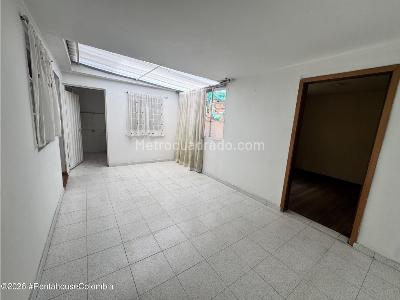 Casa de 5 alcobas en venta en Santa Matilde, Bogotá, 274 m² · foto 17 de 20