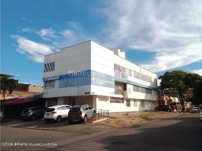 Casa de 5 alcobas en venta en San Fernando, Cali, 767 m² · foto 1 de 20