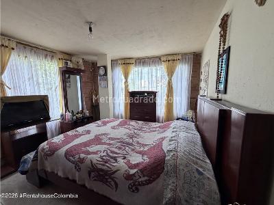 Casa de 5 alcobas en venta en San Antonio Norte, Bogotá, 389 m² · foto 3 de 20