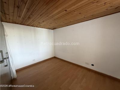 Casa de 5 alcobas en venta en San Antonio Norte, Bogotá, 389 m² · foto 18 de 20