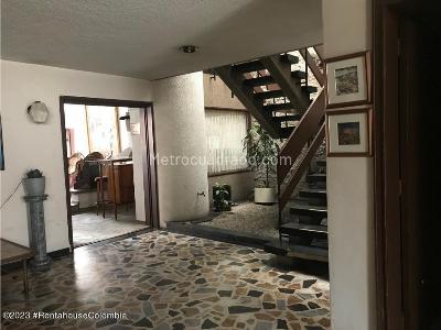 Casa de 4 alcobas en venta en Lago Gaitan, Bogotá, 480 m² · foto 2 de 20