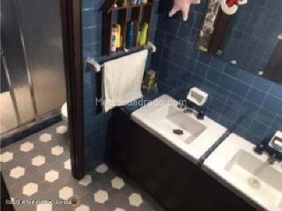 Casa de 4 alcobas en venta en Lago Gaitan, Bogotá, 480 m² · foto 14 de 20