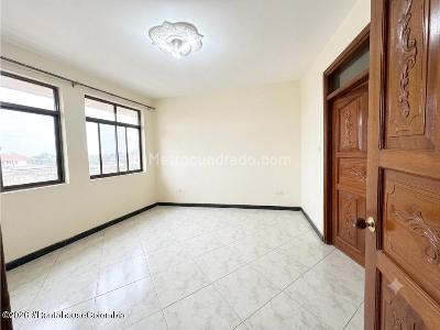 Casa de 5 alcobas en venta en Lucero Alto, Bogotá, 305 m² · foto 19 de 20
