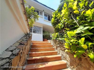 Casa de 3 alcobas en venta en Santa Teresita, Cali, 439 m² · foto 2 de 20