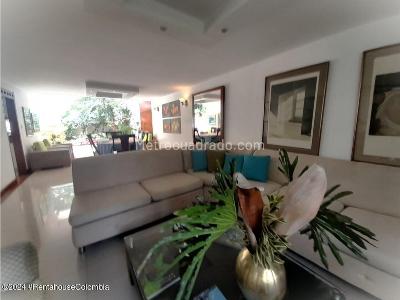 Casa de 3 alcobas en venta en Santa Teresita, Cali, 439 m² · foto 8 de 20