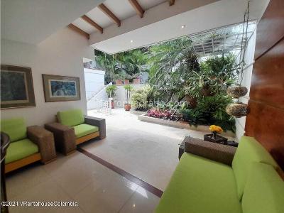Casa de 3 alcobas en venta en Santa Teresita, Cali, 439 m² · foto 9 de 20