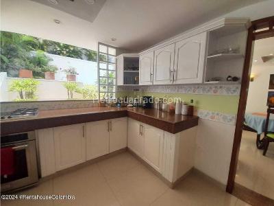 Casa de 3 alcobas en venta en Santa Teresita, Cali, 439 m² · foto 14 de 20