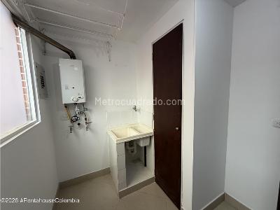 Apartamento de 2 alcobas en venta en Mirandela, Bogotá, 68 m² · foto 7 de 15