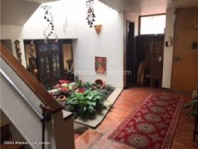 Casa de 3 alcobas en venta en El Lago, Bogotá, 480 m² · foto 2 de 20