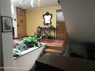 Casa de 3 alcobas en venta en El Lago, Bogotá, 480 m² · foto 3 de 20