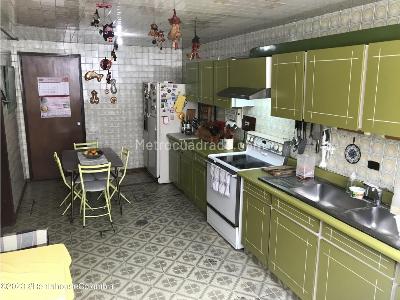 Casa de 3 alcobas en venta en El Lago, Bogotá, 480 m² · foto 8 de 20