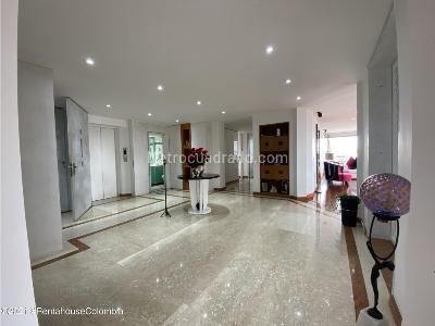 Apartamento de 5 alcobas en arriendo en Santa Barbara Central, Bogotá, 420 m² · foto 3 de 20