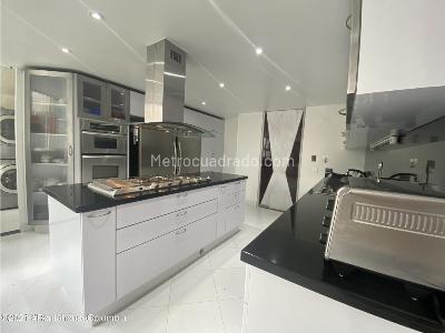 Apartamento de 5 alcobas en arriendo en Santa Barbara Central, Bogotá, 420 m² · foto 5 de 20