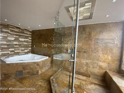 Apartamento de 5 alcobas en arriendo en Santa Barbara Central, Bogotá, 420 m² · foto 12 de 20