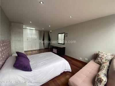 Apartamento de 5 alcobas en arriendo en Santa Barbara Central, Bogotá, 420 m² · foto 13 de 20