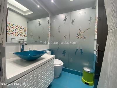 Apartamento de 5 alcobas en arriendo en Santa Barbara Central, Bogotá, 420 m² · foto 14 de 20