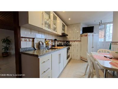 Apartamento de 3 alcobas en venta en Campin Occidental, Bogotá, 110 m² · foto 8 de 20