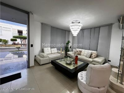 Casa de 5 alcobas en arriendo en Bocono, Cúcuta, 246 m² · foto 7 de 20