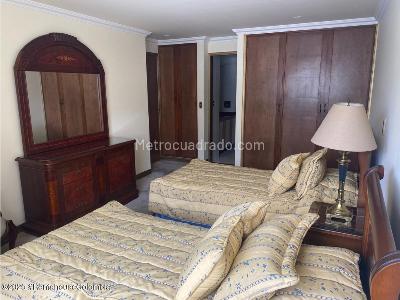 Apartamento de 3 alcobas en venta en Altos De Chico, Bogotá, 298 m² · foto 7 de 17