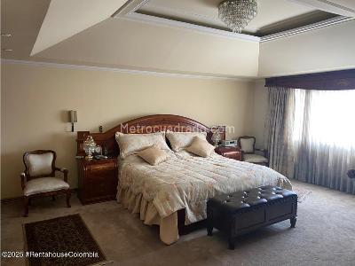 Apartamento de 3 alcobas en venta en Altos De Chico, Bogotá, 298 m² · foto 12 de 17
