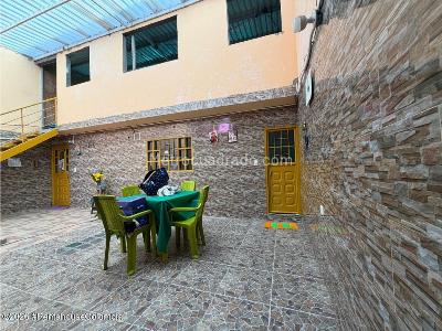 Casa de 5 alcobas en venta en 20 De Julio, Bogotá, 360 m² · foto 15 de 20