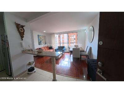 Apartamento de 3 alcobas en arriendo en Caobos Salazar, Bogotá, 81 m² · foto 4 de 19