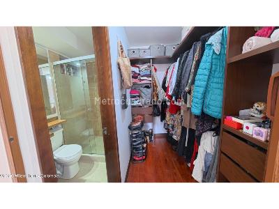 Apartamento de 3 alcobas en arriendo en Caobos Salazar, Bogotá, 81 m² · foto 18 de 19