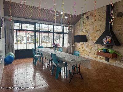 Casa de 5 alcobas en venta en Pontevedra, Bogotá, 262 m² · foto 4 de 20