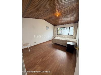 Casa de 5 alcobas en venta en Pontevedra, Bogotá, 262 m² · foto 20 de 20