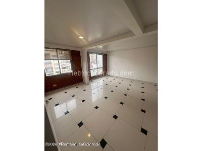 Apartamento de 3 alcobas en venta en San Luis Teusaquillo, Bogotá, 56 m² · foto 2 de 19