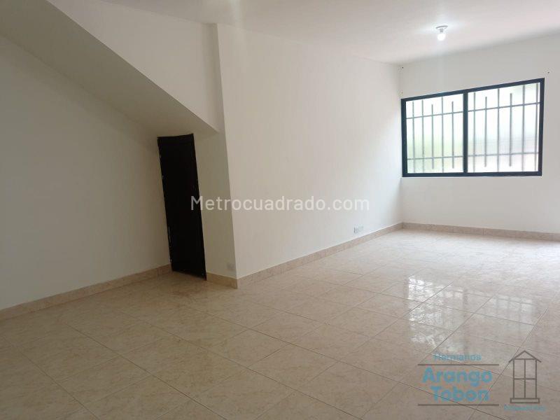 Casa Esquinera de 4 Alcobas en Belén Rosales - 4