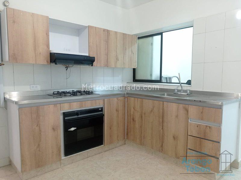 Casa Esquinera de 4 Alcobas en Belén Rosales - 7