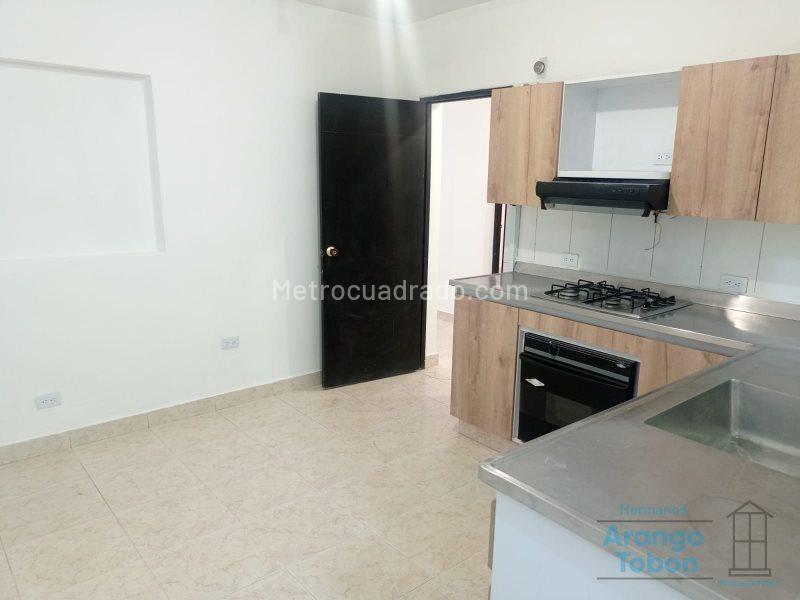 Casa Esquinera de 4 Alcobas en Belén Rosales - 8