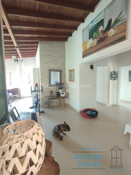 Apartamento Amplio de 4 Alcobas en San Joaquín - 4