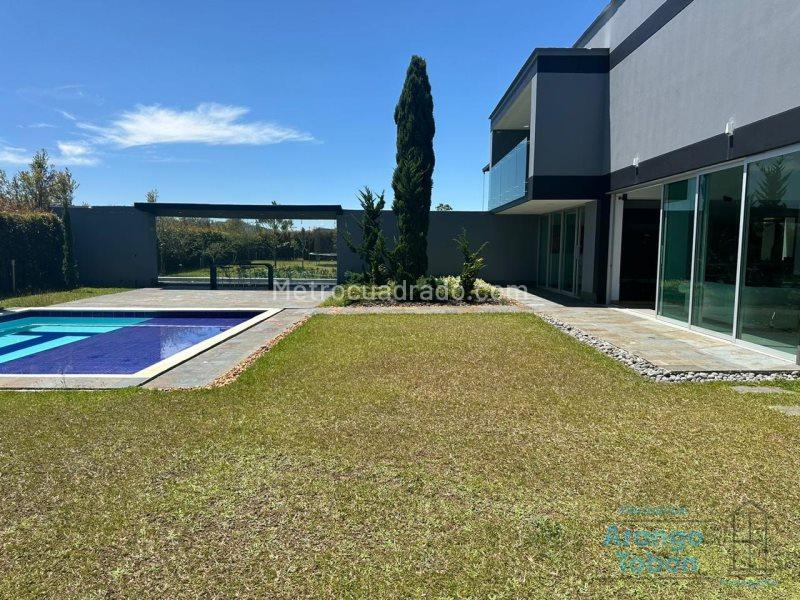 4BR Finca in Parque Del Retiro (5650 m²) - 3