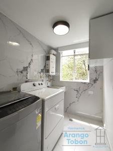 Apartamento de 3 alcobas en arriendo en El Tesoro, Medellín, 150 m² · foto 8 de 18