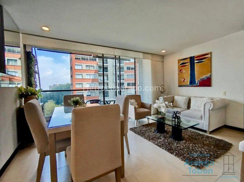 Apartamento en Arriendo de 3 Alcobas en El Poblado con Balcón