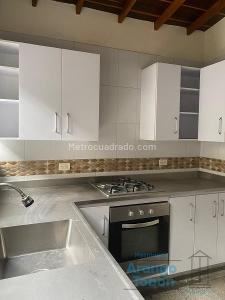 Apartamento de 3 alcobas en venta en Floridanueva, Medellín, 150 m² · foto 7 de 17