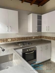 Apartamento de 3 alcobas en venta en Floridanueva, Medellín, 150 m² · foto 9 de 17
