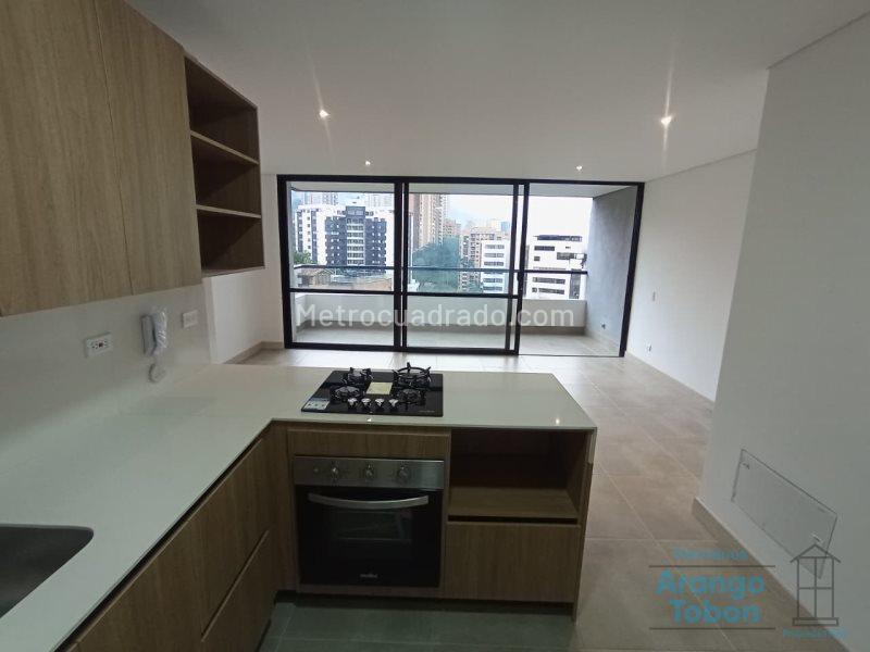 New 1BR Apartment with Balcony in El Poblado (Piso 11)