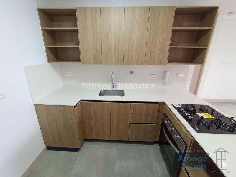Apartamento Nuevo de 1 Alcoba con Balcón en El Poblado (Piso 11) - 2