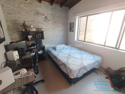 Apartamento de 4 alcobas en venta en San Joaquin, Medellín, 103 m² · foto 12 de 17