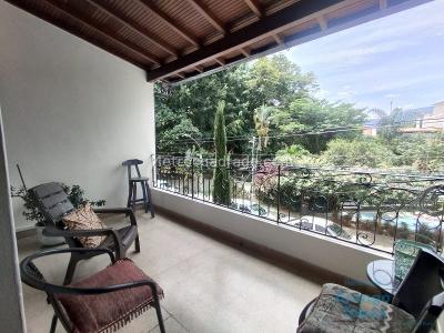 Casa de 5 alcobas en venta en La Castellana, Medellín, 215 m² · foto 15 de 19