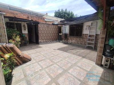 Casa de 5 alcobas en venta en La Castellana, Medellín, 215 m² · foto 17 de 19