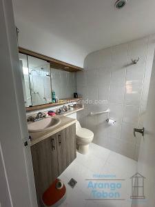 Apartamento de 4 alcobas en arriendo en Conquistadores, Medellín, 157 m² · foto 11 de 13